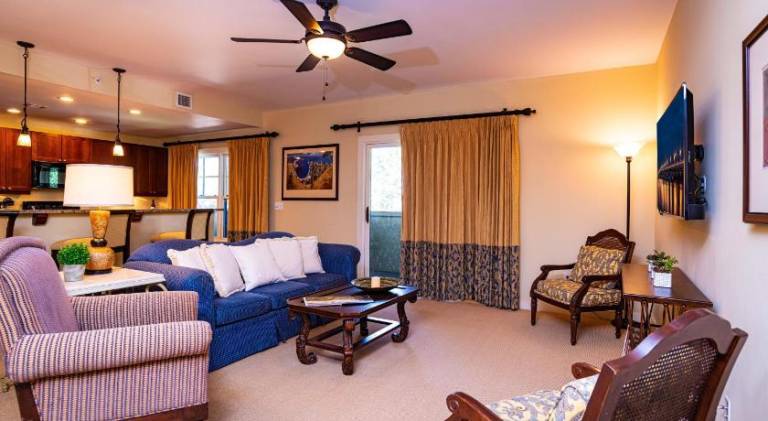 Big vacation home with jacuzzi & pool | Perfect for remote work | Pets allowed — photo 2