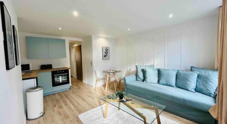 Apartment with 1 room for 4 persons in Rouen