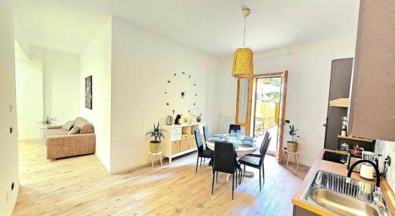 Apartment with patio in Bologna