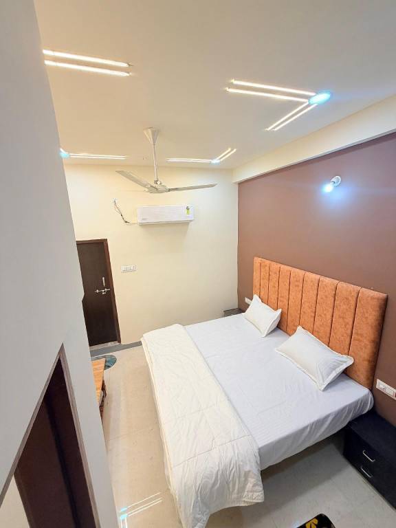 Hotal Daisy in Indore