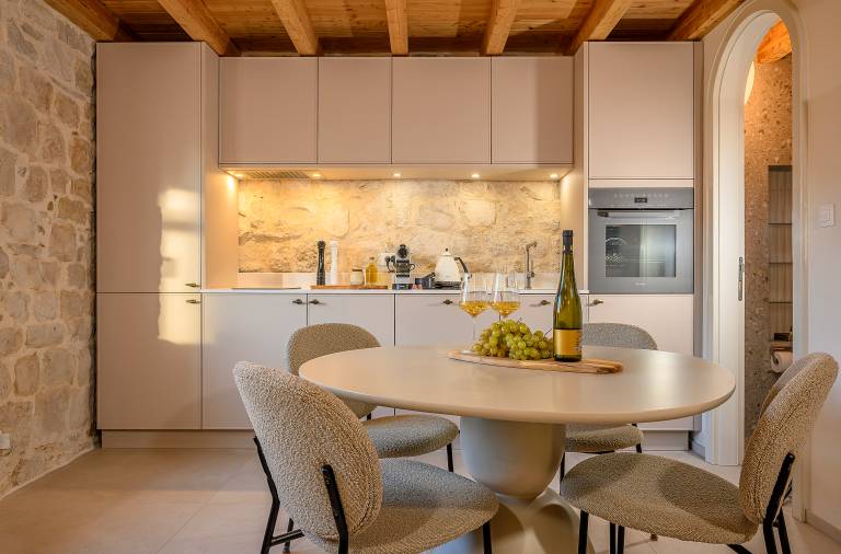 Heritage stone house Balturio, 70 meters from the sea — photo 4