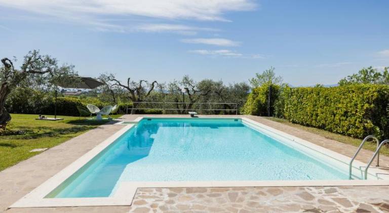 Villa with pool & hot tub | Pets allowed — photo 3