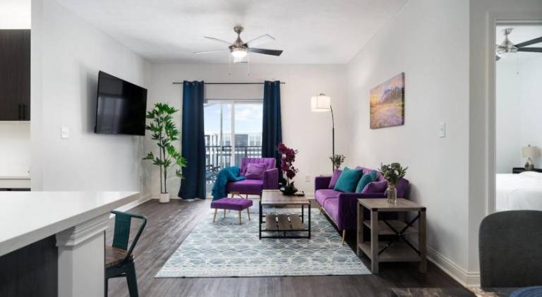 Purple Rain Spacious 2BR 2BA 2 King Beds Gym WFH — photo 2
