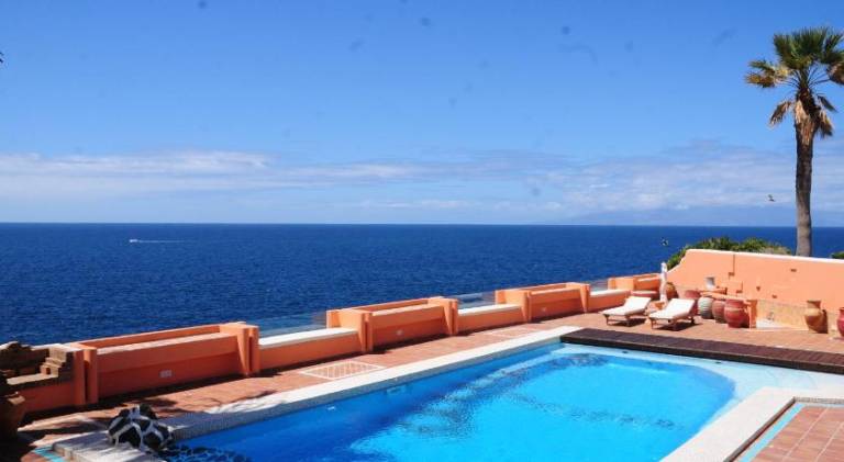 Fully equipped villa with jacuzzi, barbecue & yard | Beach nearby | Perfect for remote work | Pets are welcome in Adeje