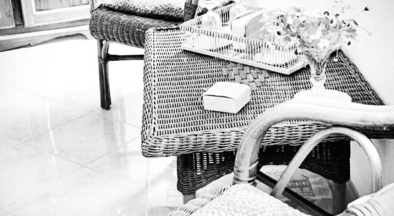 Prestige Room- Salotto Interno- Frigobar- Esperienze Esclusive nel Territorio - Tutti i confort in Oristano