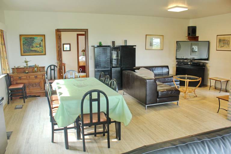 Vacation home with yard, barbecue & terrace — photo 3