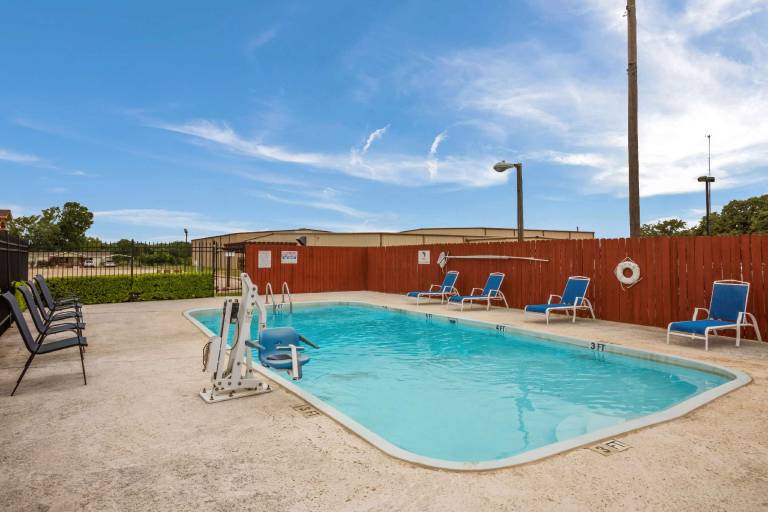 SureStay by Best Western Rockdale — photo 2
