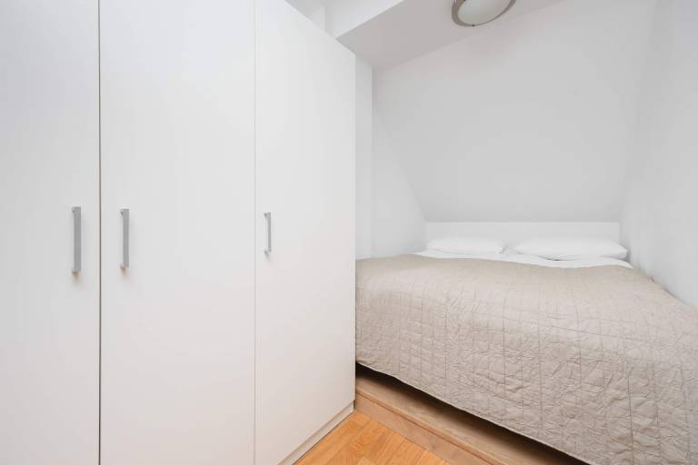 Studio with fast internet | Close to Palace of Culture and Science — photo 2
