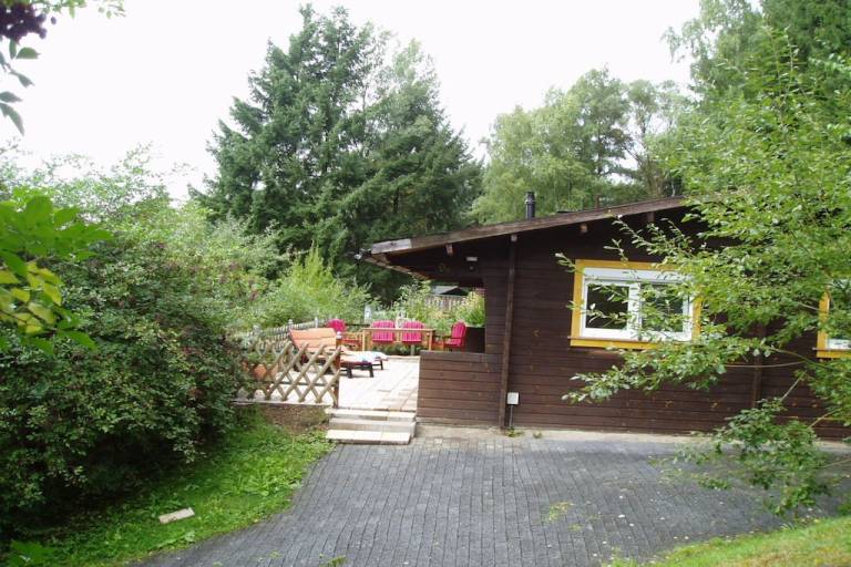 Fully equipped vacation home with yard, patio & barbeque | Dogs allowed in Daun
