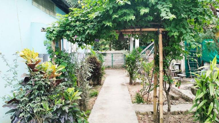Vacation home with garden — photo 4