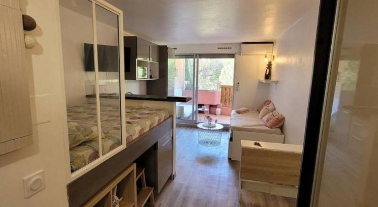 Rental apartment with pool — photo 2