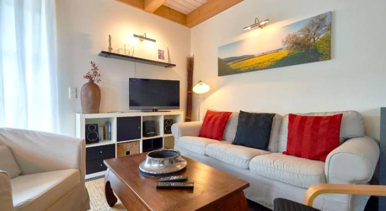 Villa with pool | Pet-friendly — photo 2