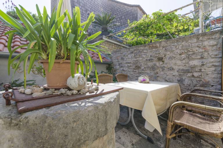 Pleasant apartment with patio | Dogs allowed — photo 2