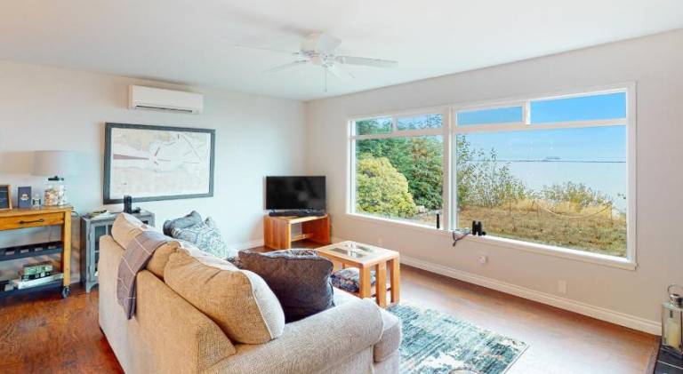 House with barbecue in Port Angeles, WA