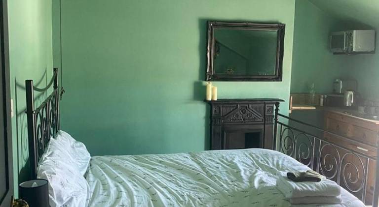 Explorer Room Ensuite Mountain View 3rd floor in Pwllheli