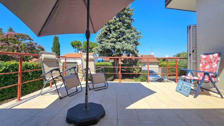 Holiday home located directly on the beach with sea view, outdoor shower, barbecue — photo 3