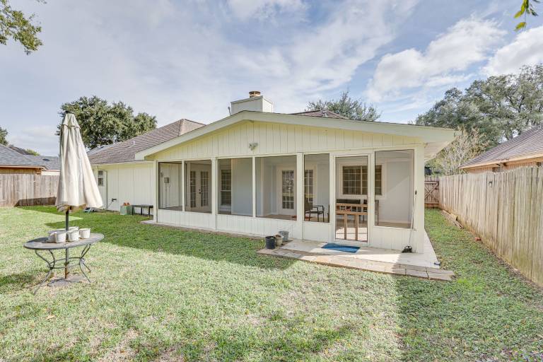 Houston Home w Screened Porch Near Sugar Land