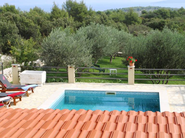 Fully equipped charming vacation home with terrace, grill & garden | Dogs allowed — photo 5