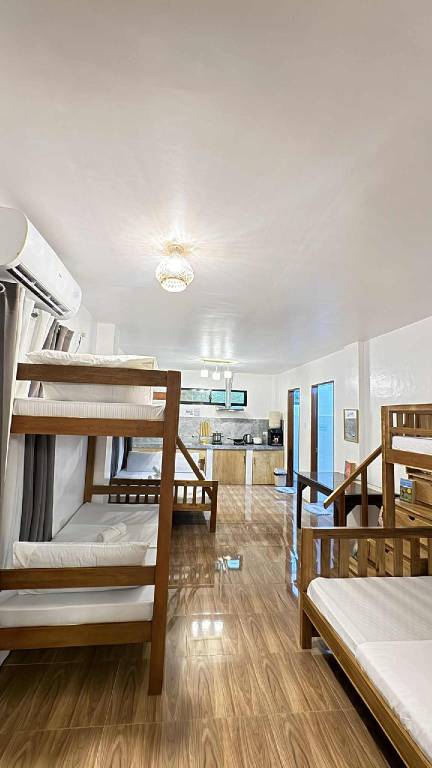 House with 1 room for 11 persons in General Luna