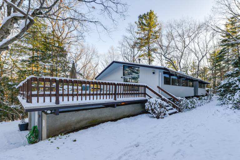 World Cup Home Base: Gorgeous MCM Deck House! — photo 3