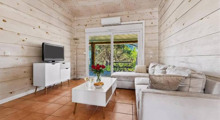 Beautiful holiday apartment with pool, garden & terrace | Pet-friendly — photo 2