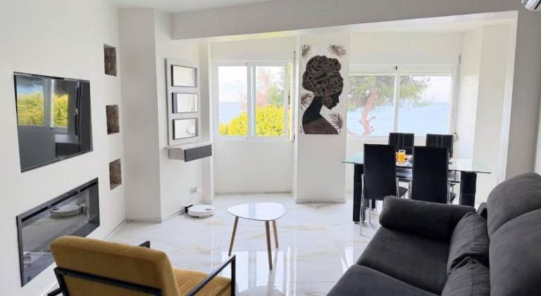 Holiday apartment with jacuzzi, barbecue & pool | Next to the beach | Dogs allowed in Benidorm