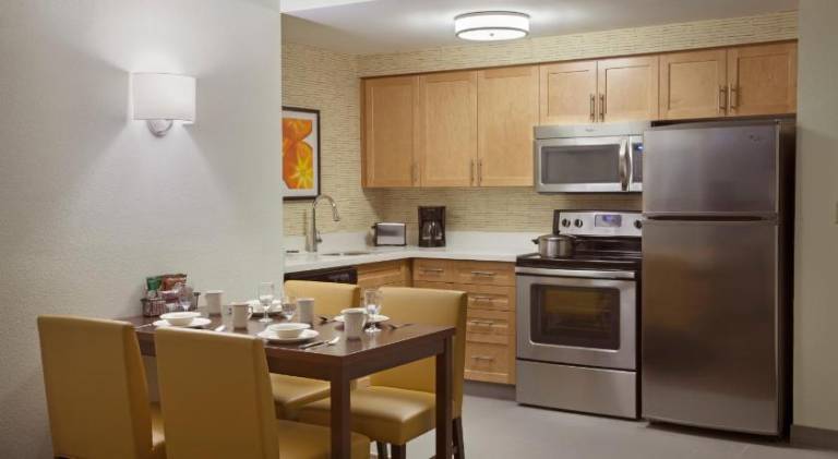 Cambridge Suites Mississauga — photo 5