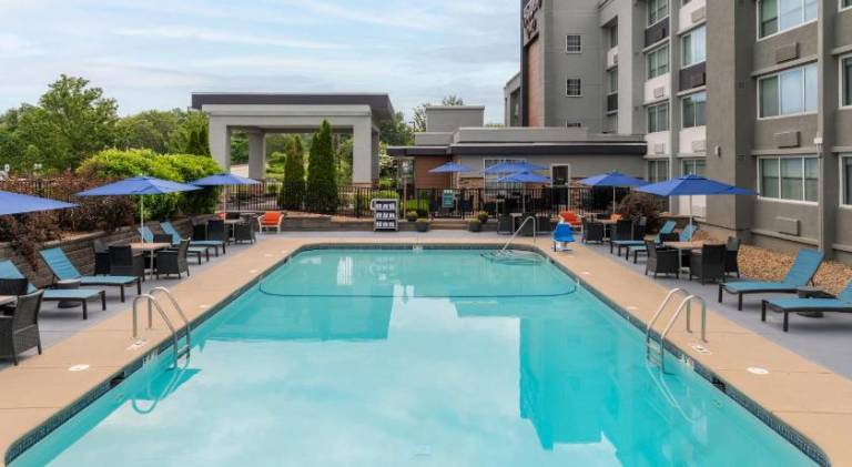 Hampton Inn by Hilton Manchester — photo 2