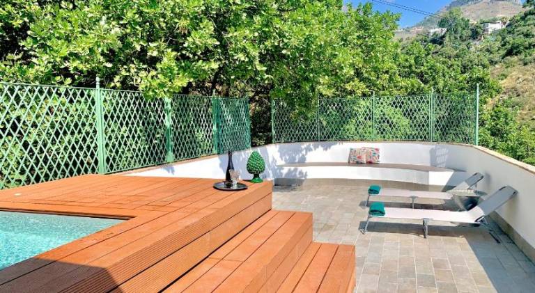 Vacation home with hot tub & pool — photo 3