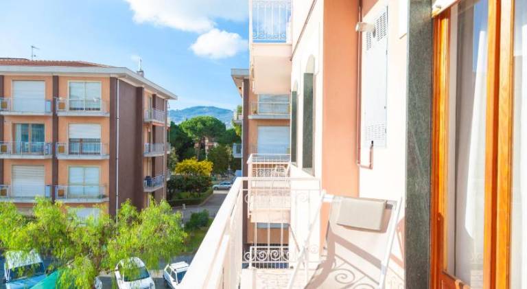 Holiday apartment with patio — photo 5