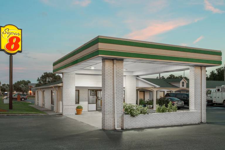 Motel  Sumter