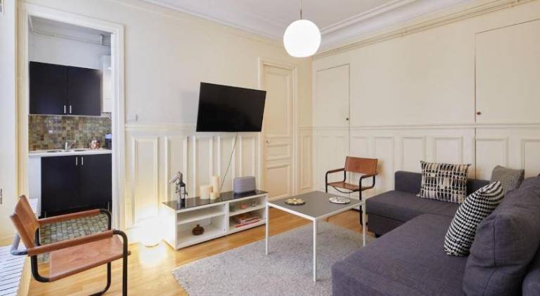 Apartment with 1 room for 6 persons in Vanves