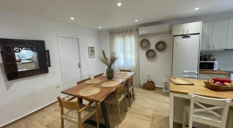 Villa with patio & garden | Good for workation — photo 5