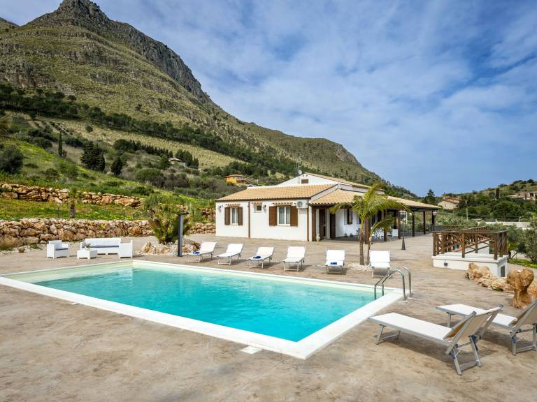 Ferienhaus in Castellammare del Golfo für max. 8 Personen Ferienhaus in Castellammare del Golfo für max. 8 Personen