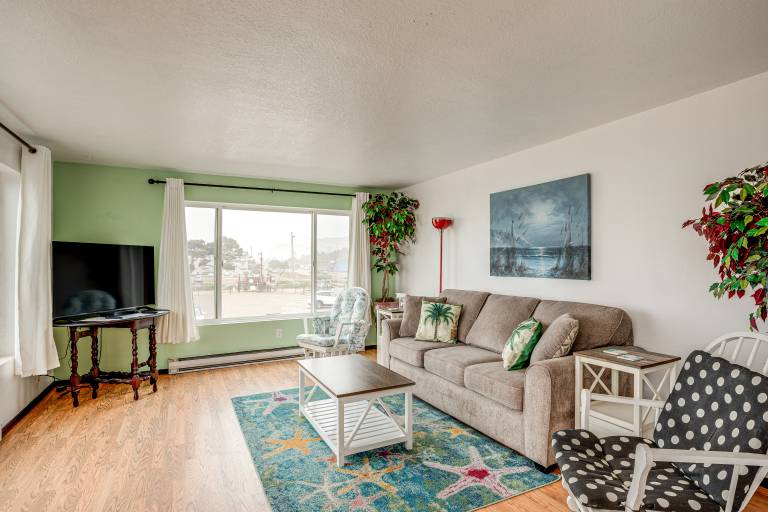 Rockaway Beach Apt w/ Ocean Views: Steps to Shore — photo 5