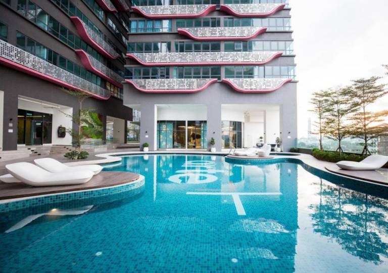 Apartment with pool | Perfect for remote work — photo 3