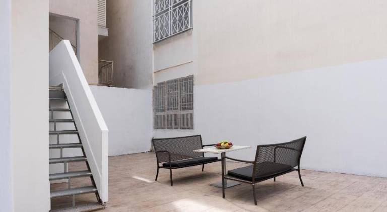 Holiday apartment with patio — photo 4