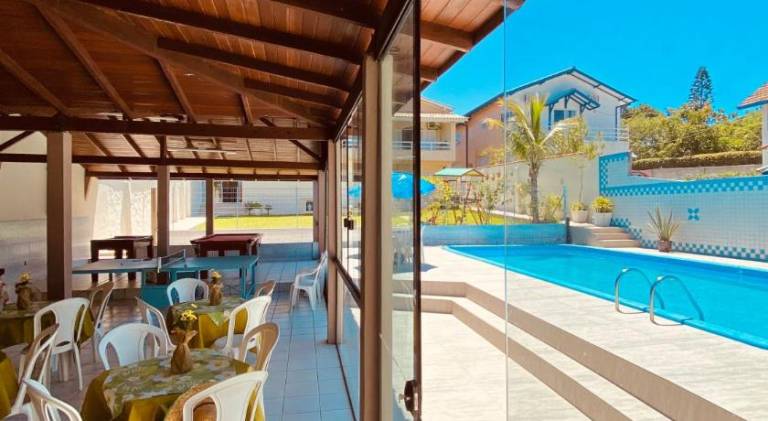 Serviced apartment with yard & pool — photo 3