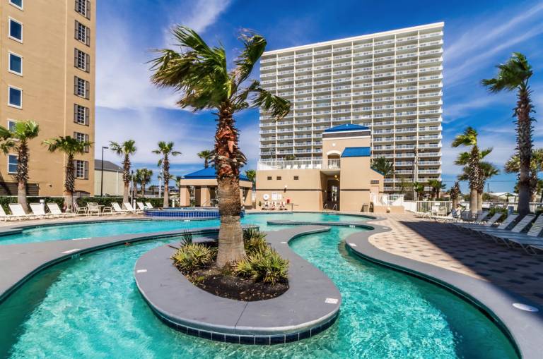 Lazy River and Indoor Pool Sleeps 8 CT605