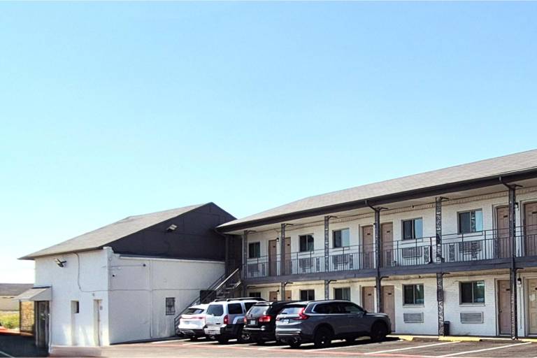 Exclusivo Inn by OYO Grand Prairie, TX — photo 5
