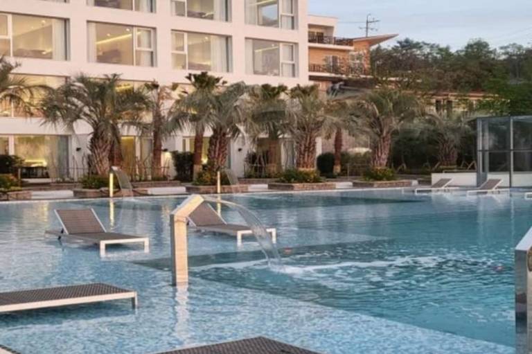 Calacatta Hotel & Resort