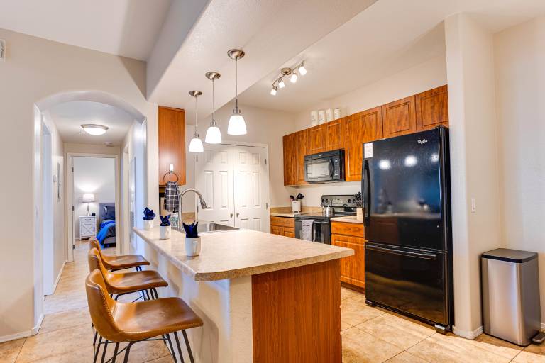 Condo with heated pool, garden & hot tub — photo 5