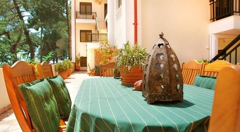 Holiday apartment with patio & grill | Close to the beach | Good for workation | Pet-friendly — photo 4