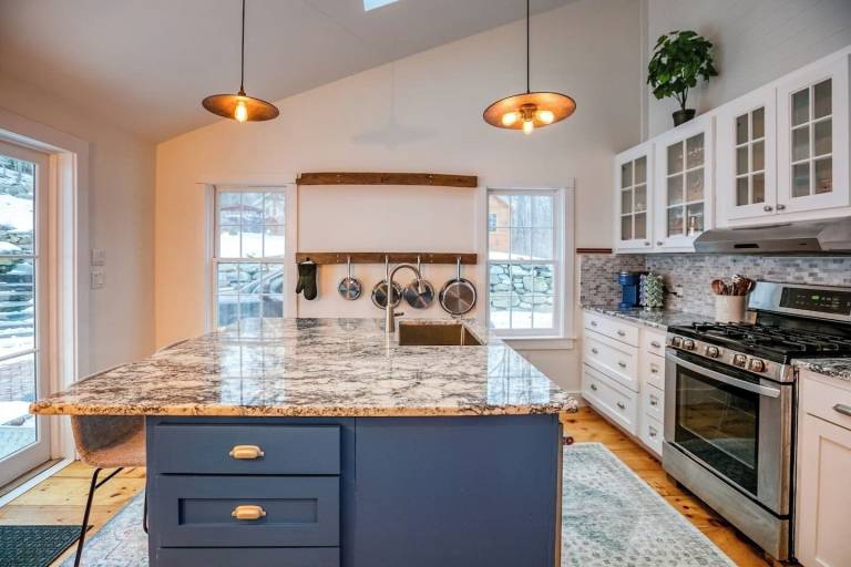 House  Housatonic