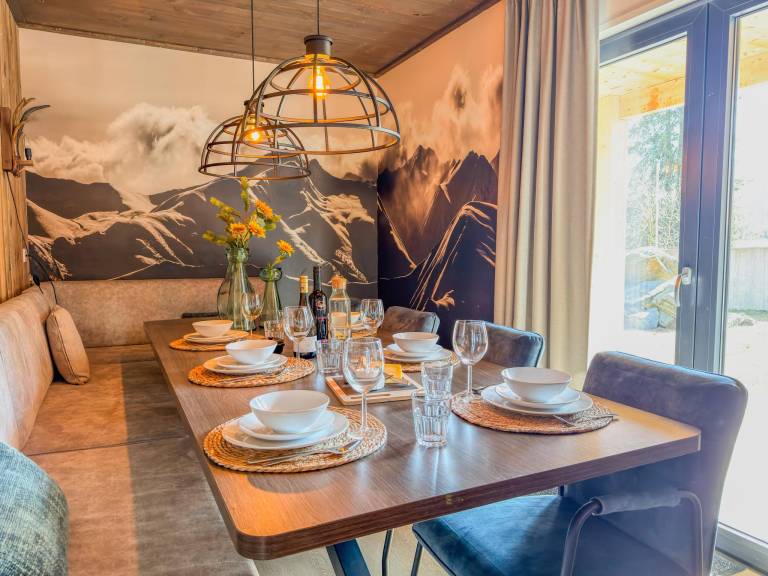 Modern chalet near Alpine lake and ski resorts — photo 4