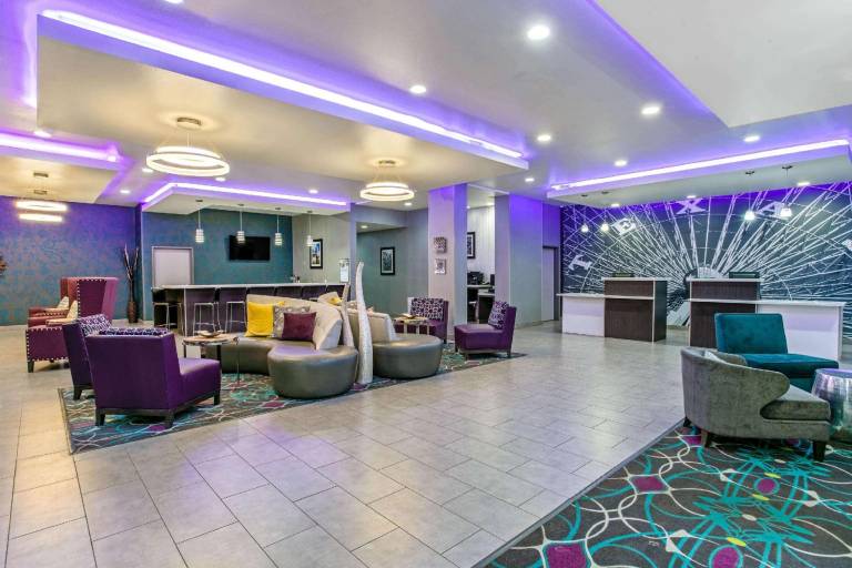 La Quinta Inn & Suites by Wyndham Lubbock South — photo 3