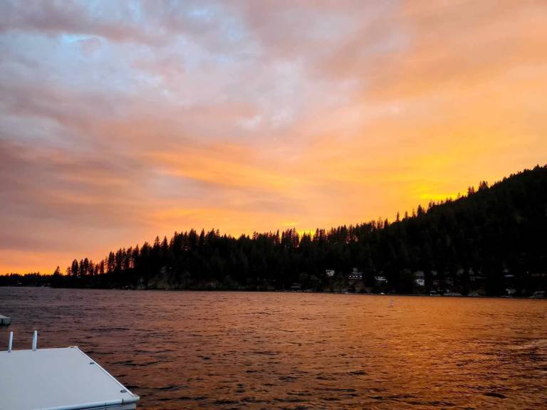 House  Loon Lake