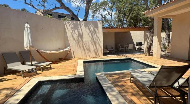 Pleasant villa with pool | Dogs allowed in Zonza
