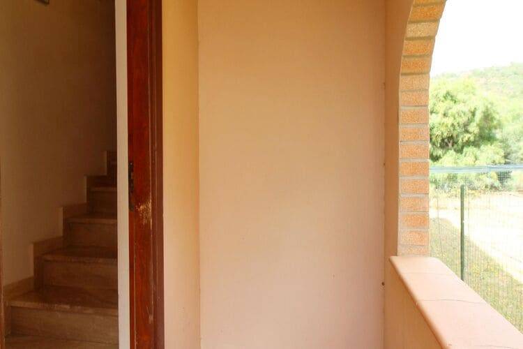 Apartment with yard & patio | Beach nearby | Pets allowed — photo 3