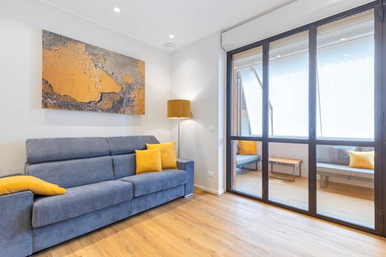 Holiday apartment with patio | City view — photo 2
